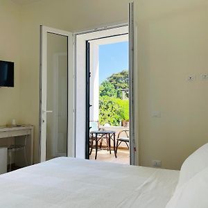 Camera con letto king size